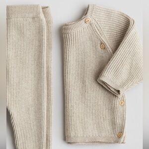 H&M | Beige Ribbed Knit 2 Piece Sweater with Matching Sweater Pants 9 Months